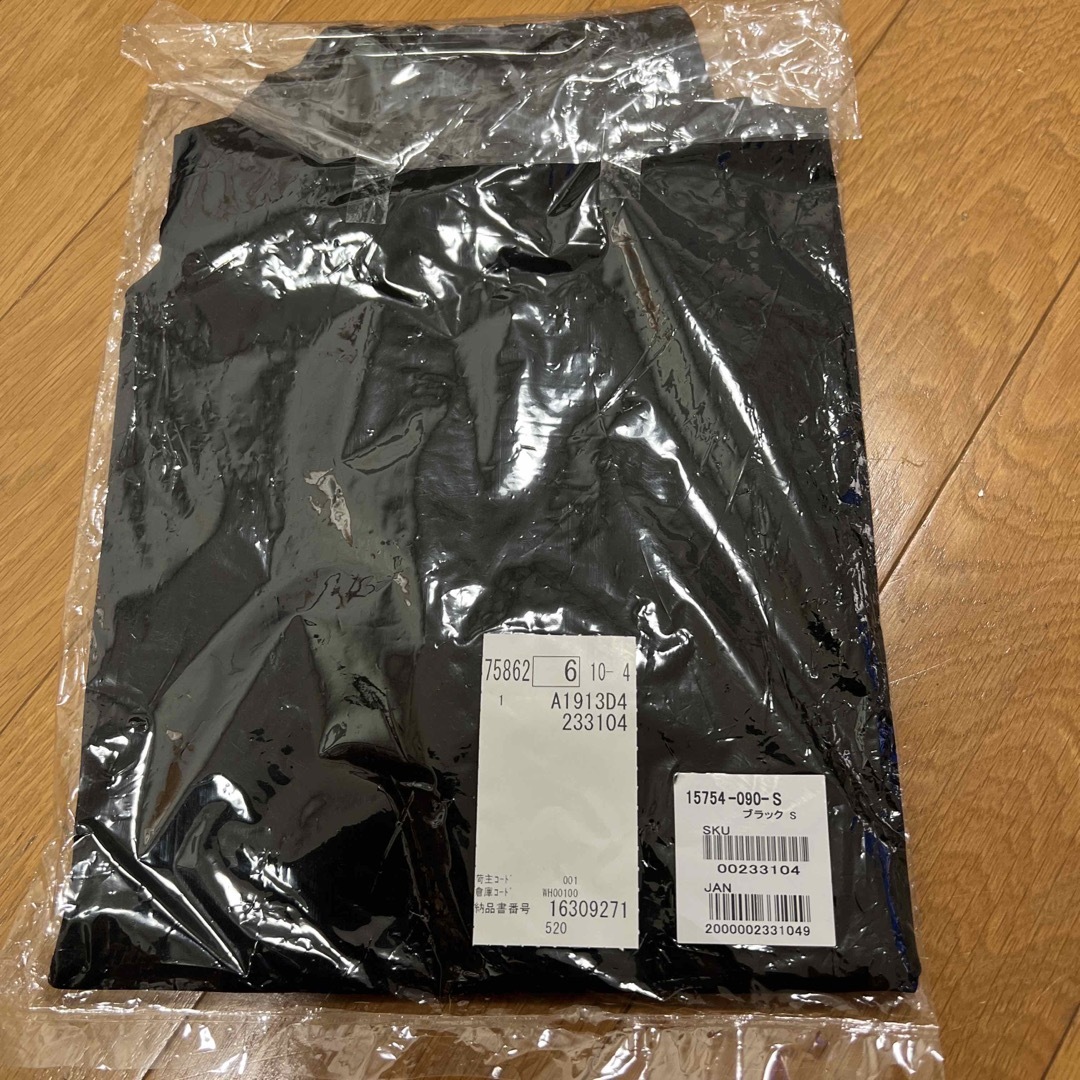 DoCLASSE(ドゥクラッセ)のドゥクラッセ　トロミ素材ハイネック７部袖tシャツ　黒 レディースのトップス(カットソー(長袖/七分))の商品写真