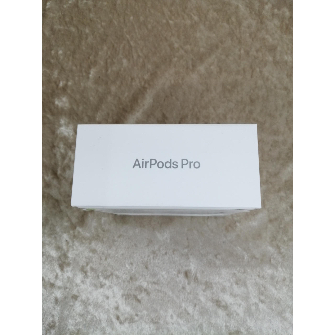 Apple(アップル)の【値下中】新品未開封 AirPods Pro 第2世代 スマホ/家電/カメラのオーディオ機器(ヘッドフォン/イヤフォン)の商品写真