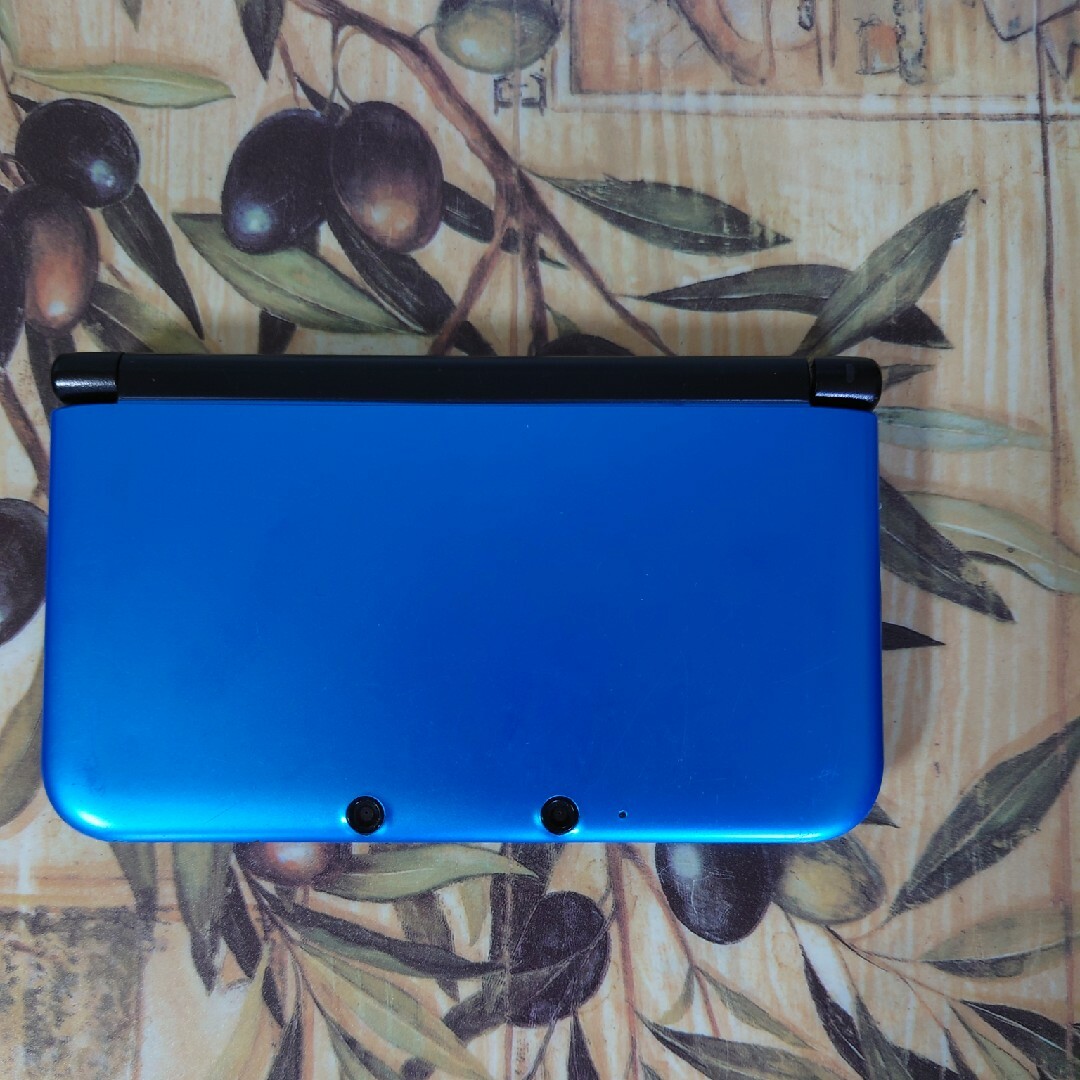ニンテンドー3DS(ニンテンドー3DS)のニンテンドー3DS LL ブルー×ブラック エンタメ/ホビーのゲームソフト/ゲーム機本体(携帯用ゲーム機本体)の商品写真