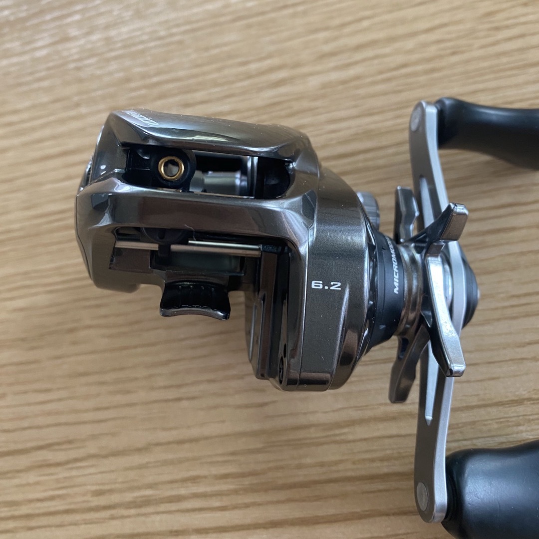 SHIMANO(シマノ)のシマノ 20 メタニウム 左　 スポーツ/アウトドアのフィッシング(リール)の商品写真