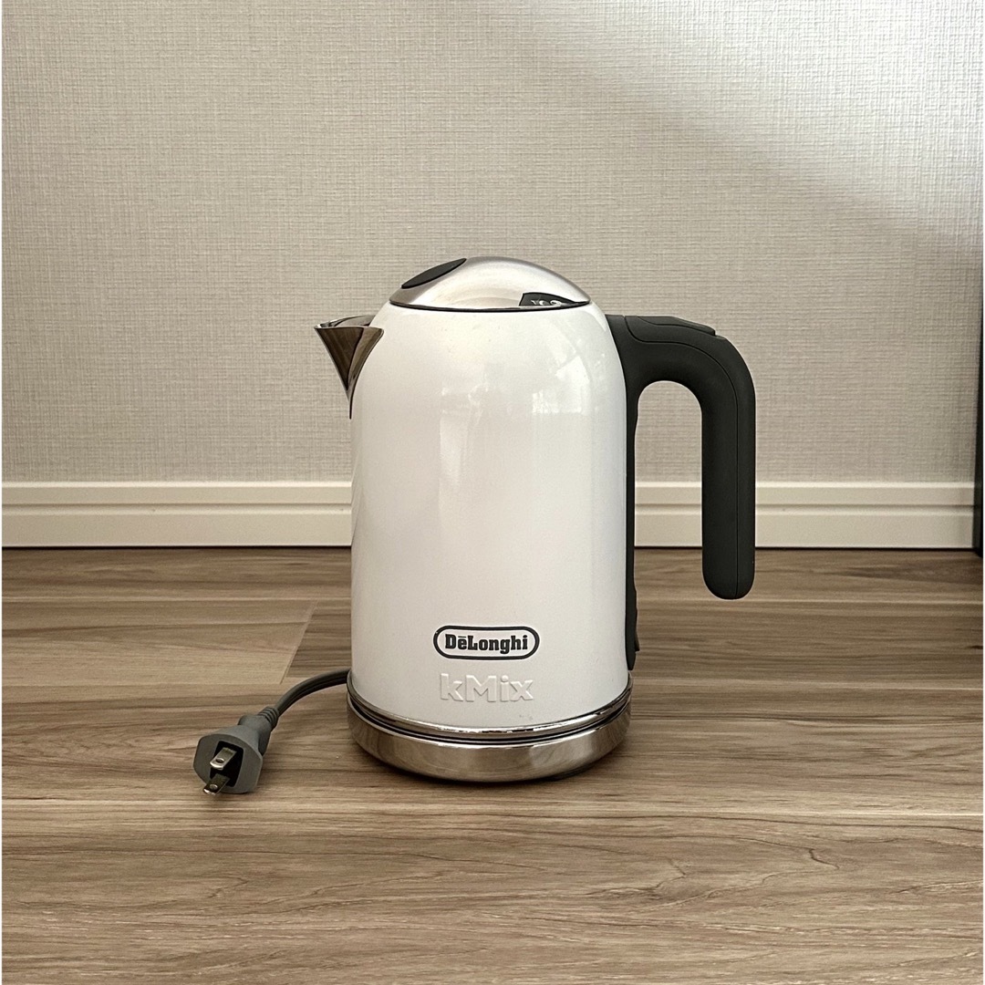 DeLonghi(デロンギ)のデロンギ ケトル 【kMix】 スマホ/家電/カメラの生活家電(電気ケトル)の商品写真