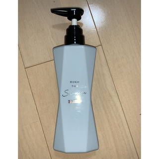 MUKII THE serum shampoo ミューキー　シャンプー400ml(シャンプー)