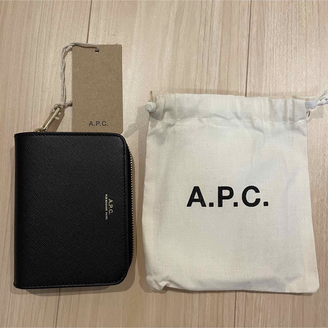 A.P.C(アーペーセー)のA.P.C コンパクトウォレット 新品未使用 レディースのファッション小物(財布)の商品写真