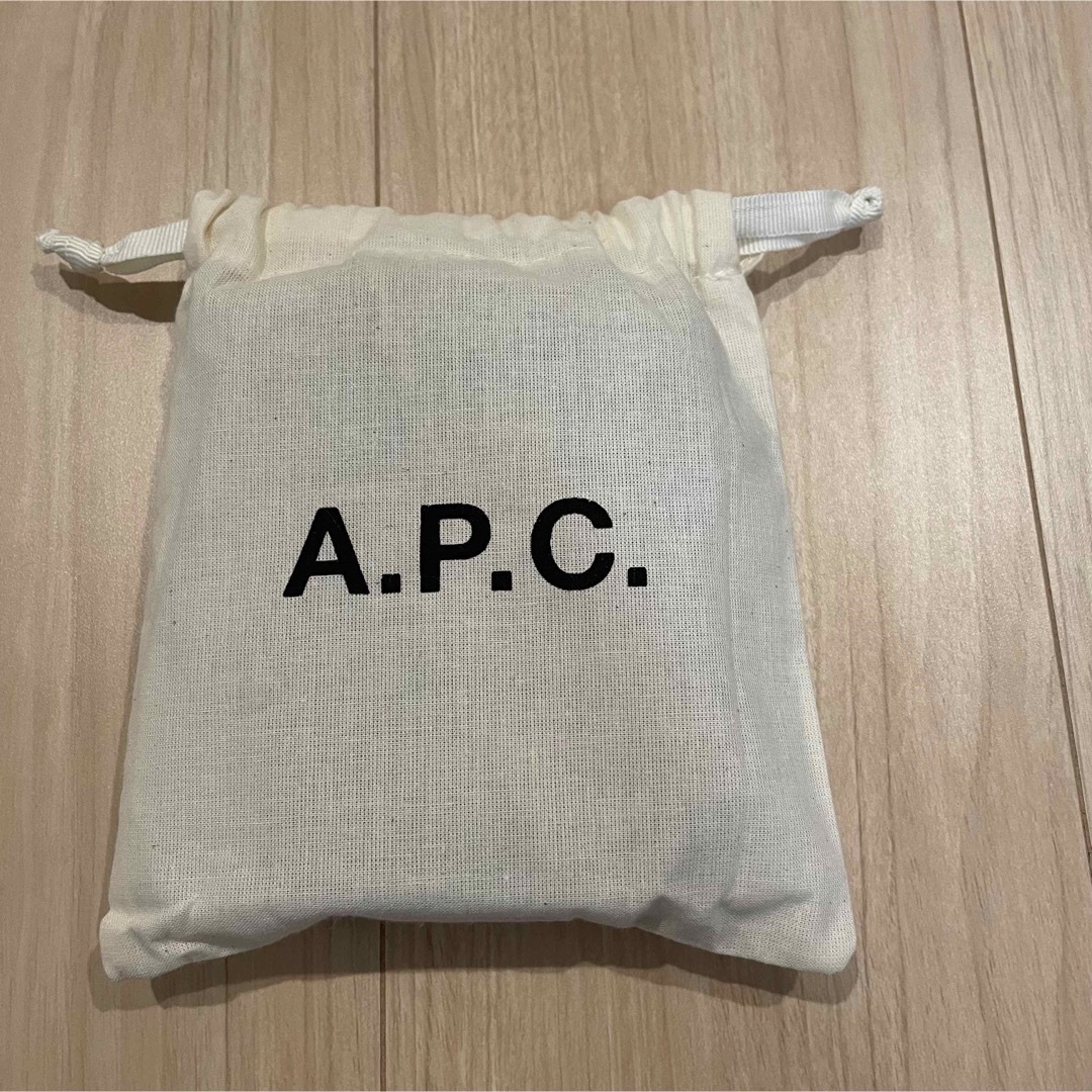 A.P.C(アーペーセー)のA.P.C コンパクトウォレット 新品未使用 レディースのファッション小物(財布)の商品写真