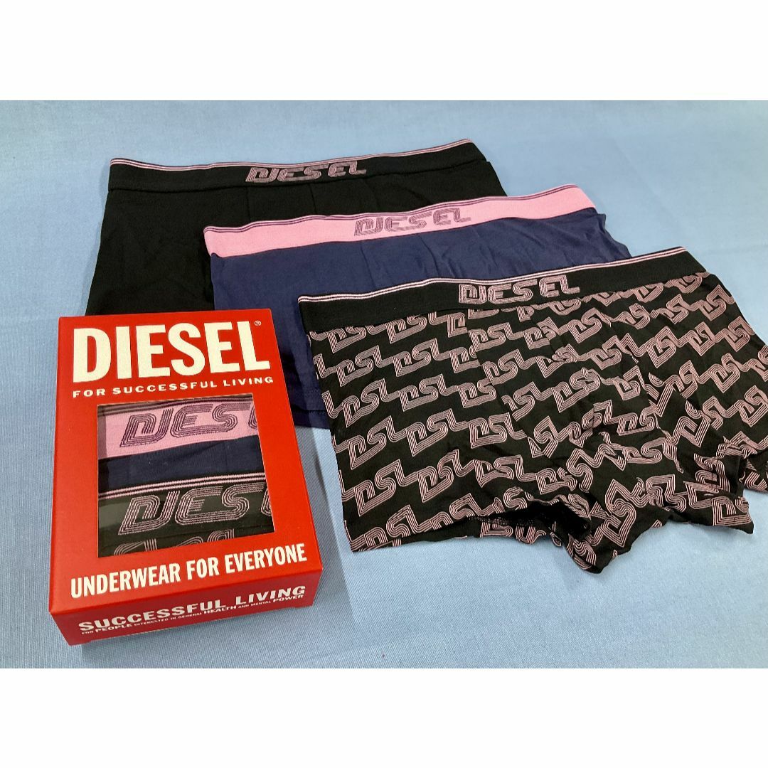 DIESEL(ディーゼル)のディーゼル　3パック ボクサーパンツ 1323　Sサイズ　新品　00ST3V メンズのアンダーウェア(ボクサーパンツ)の商品写真