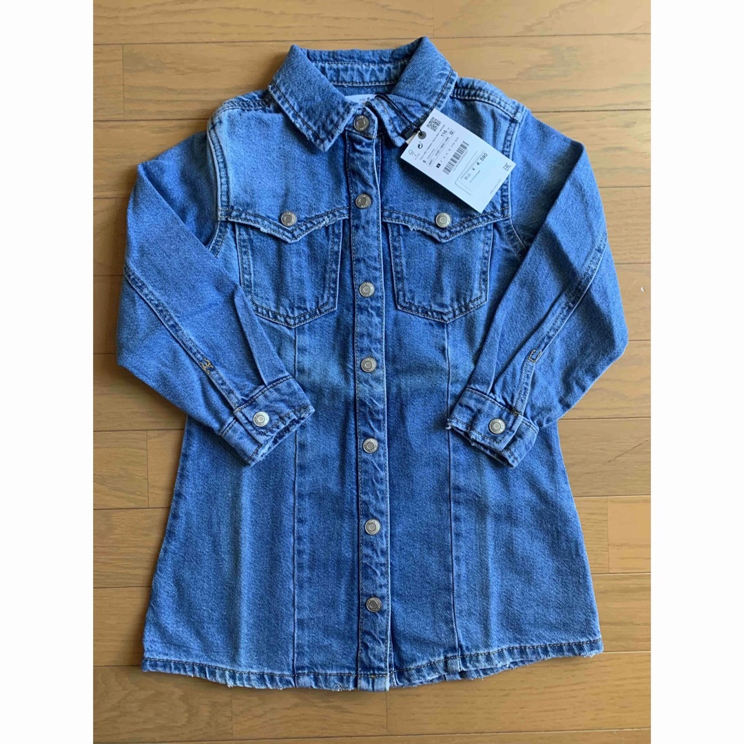 ZARA KIDS(ザラキッズ)のデニムワンピース キッズ/ベビー/マタニティのキッズ服女の子用(90cm~)(ワンピース)の商品写真