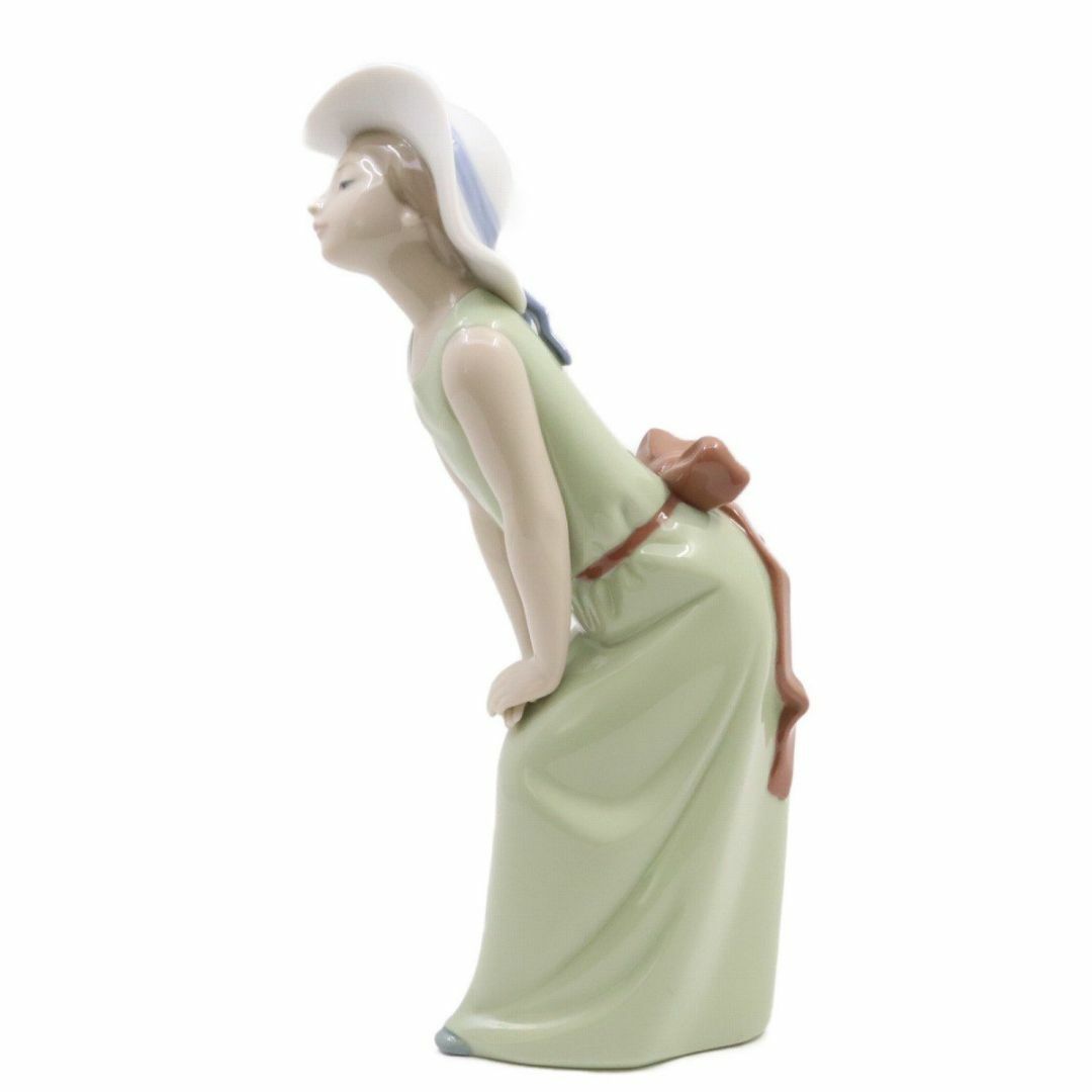 LLADRO リヤドロ 鏡の前で (若草色の少女) 女の子 帽子 フィギュリン 置き物 5009