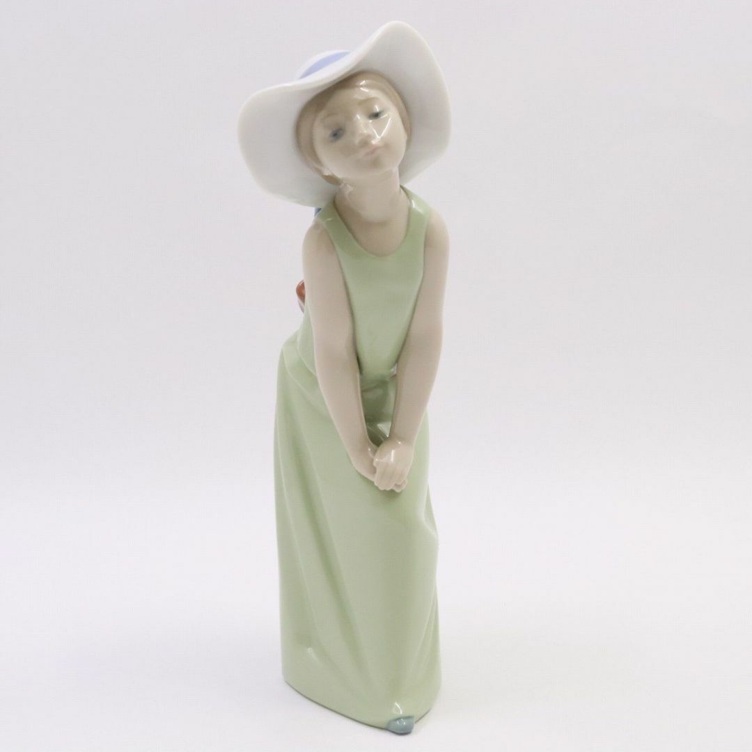 LLADRO リヤドロ 鏡の前で (若草色の少女) 女の子 帽子 フィギュリン