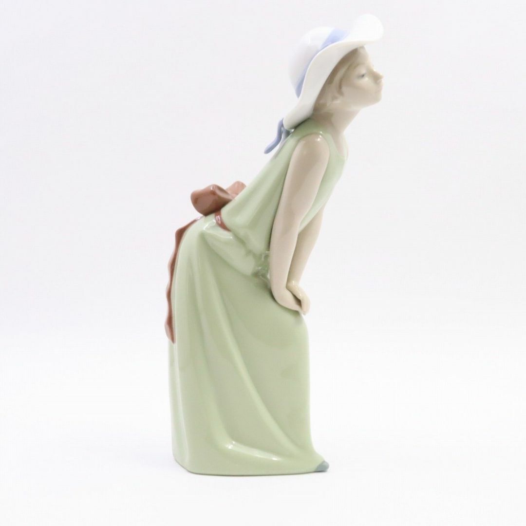LLADRO リヤドロ 鏡の前で (若草色の少女) 女の子 帽子 フィギュリン