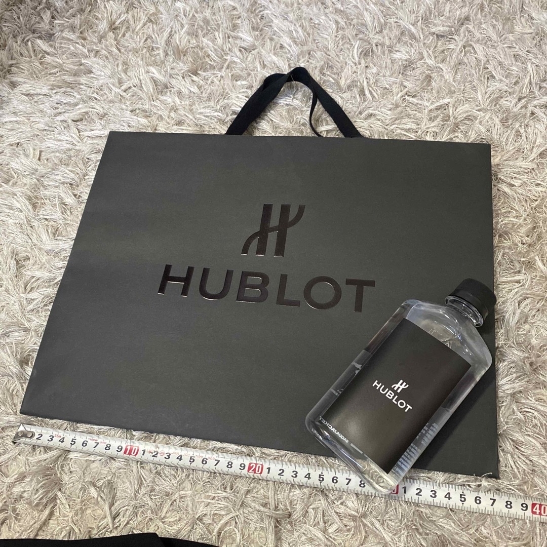 HUBLOT(ウブロ)のHUBLOTミネラルウォーター　ウブロショッパー エンタメ/ホビーのコレクション(ノベルティグッズ)の商品写真