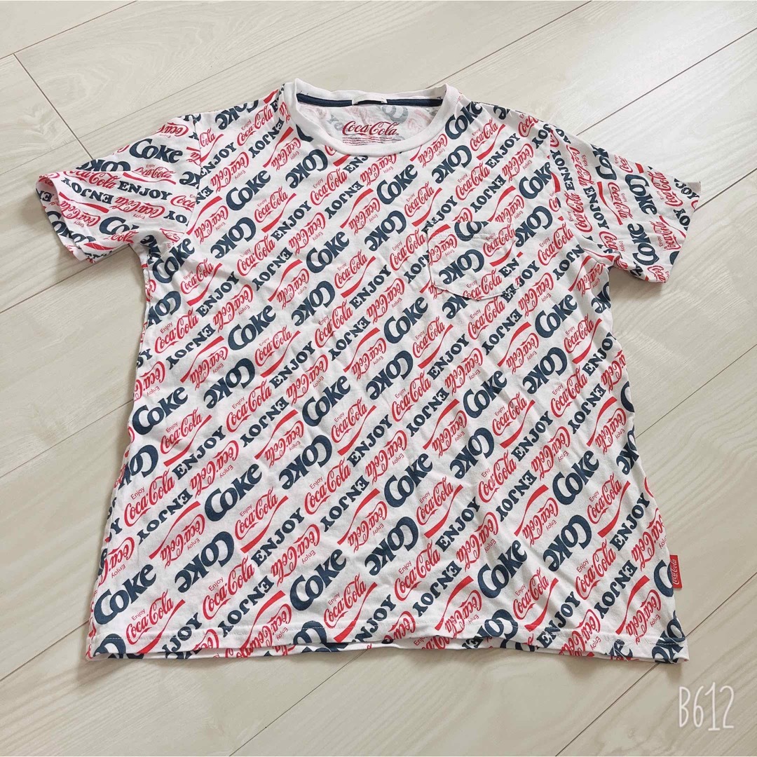 GU(ジーユー)のTシャツ 半袖 トップス コカコーラ GU ジーユー 夏 Mサイズ レディースのトップス(Tシャツ(半袖/袖なし))の商品写真