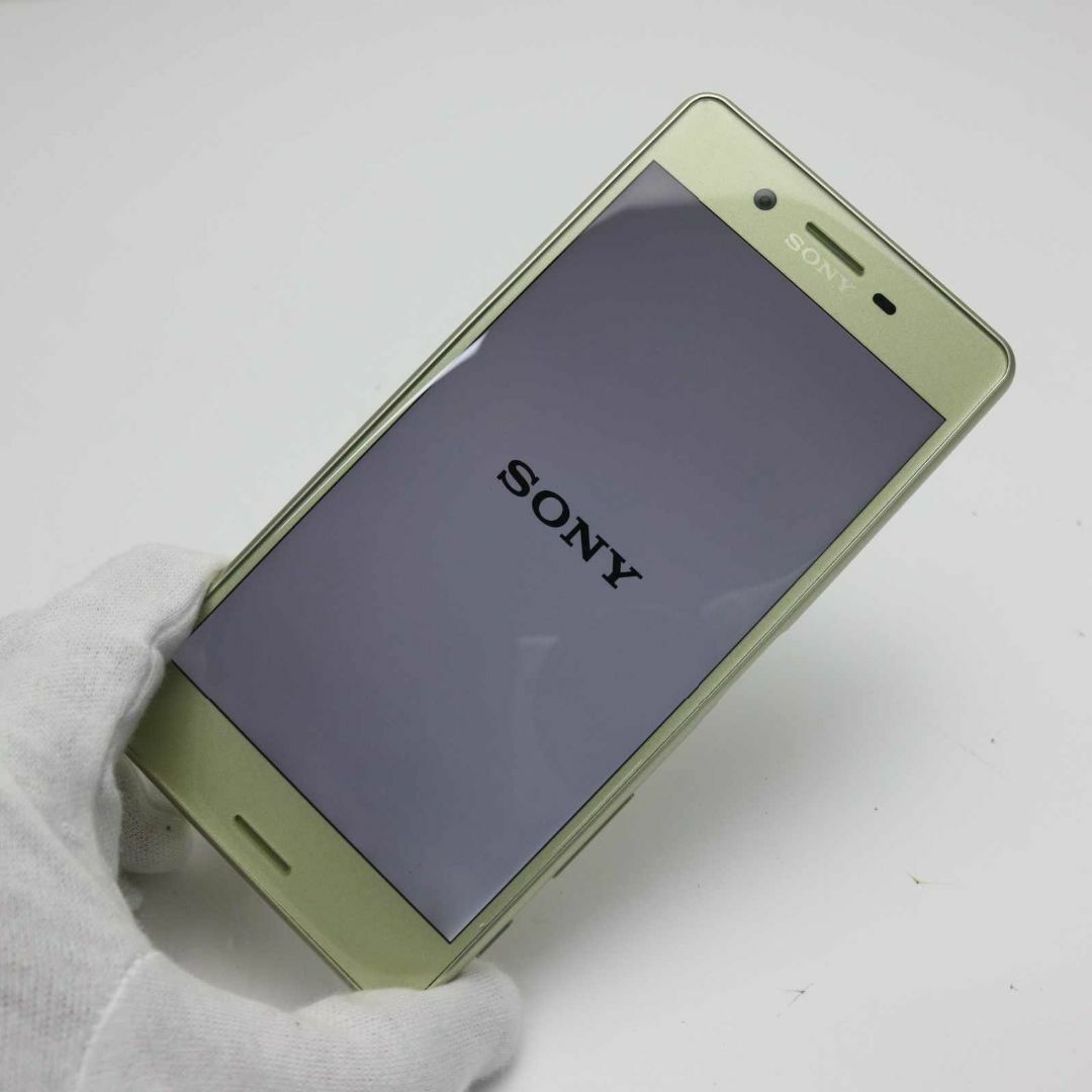 Xperia X Performance SOV33 ホワイト超美品simフリー