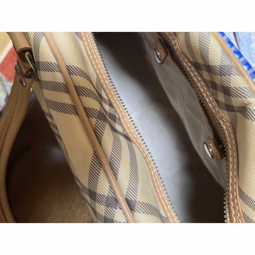 BURBERRY(バーバリー)のバーバリーバック自分用の方には8000円まで値下げプラス送料別 レディースのバッグ(ハンドバッグ)の商品写真