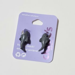 クレアーズ(claire's)のサメピアス(ピアス)