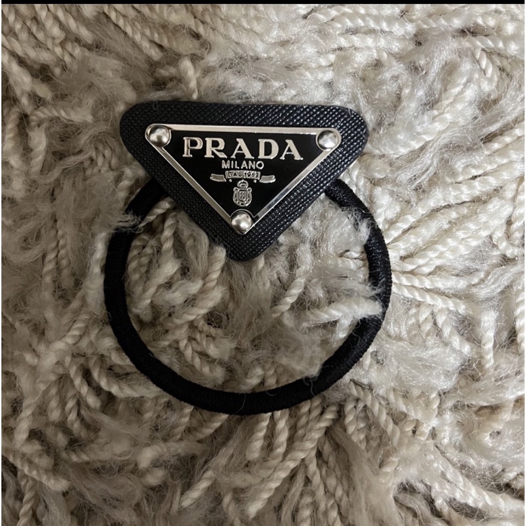 PRADA(プラダ)のプラダ　ヘアアクセサリー レディースのヘアアクセサリー(ヘアゴム/シュシュ)の商品写真