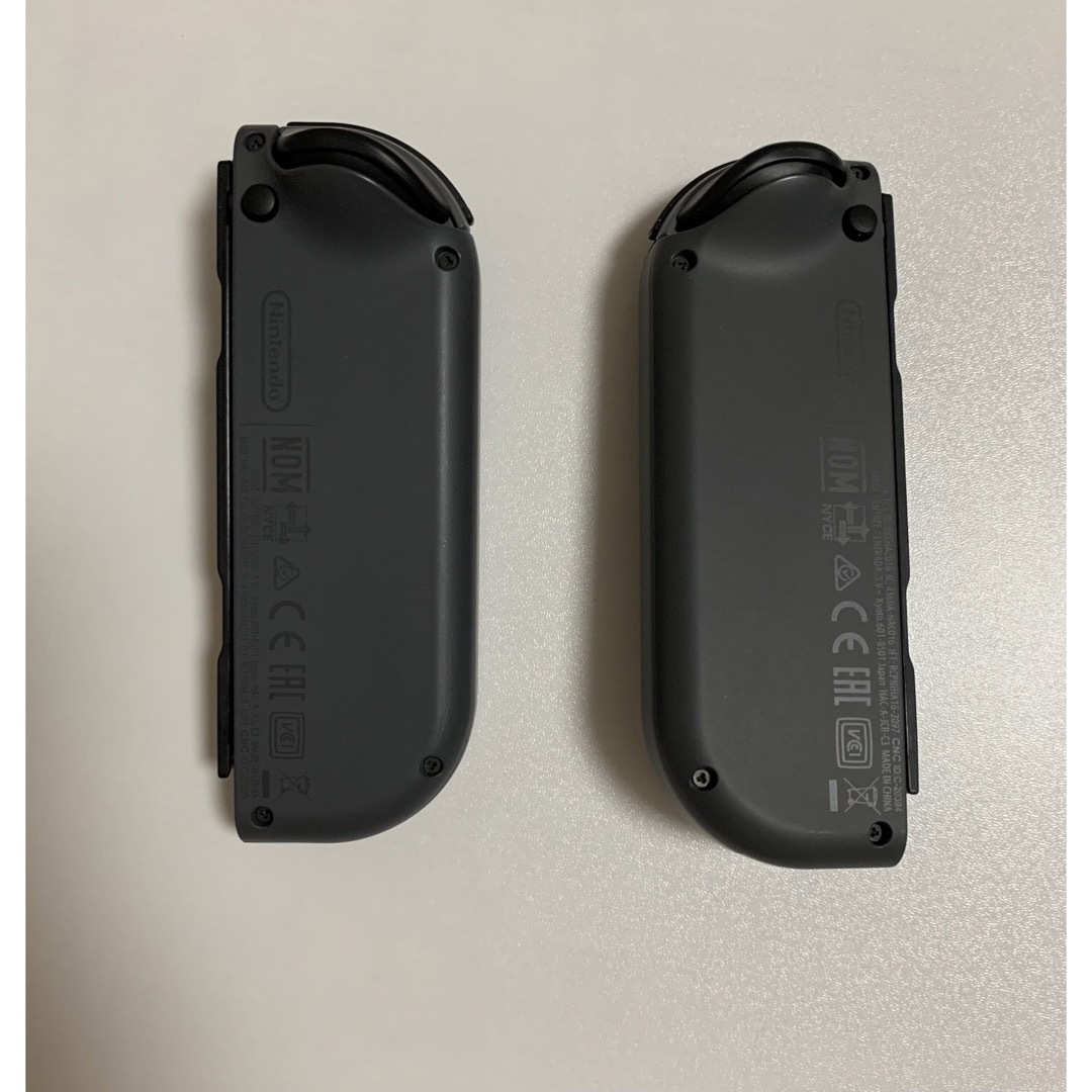 Nintendo Switch(ニンテンドースイッチ)のJOY-CON (L)/(R) Switch ジョイコン 生産終了 廃盤 グレー エンタメ/ホビーのゲームソフト/ゲーム機本体(その他)の商品写真