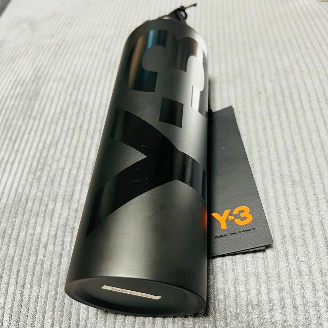 Y-3(ワイスリー)の【新品】Y-3 ワイスリー ステンレス ボトル タンブラー 水筒 インテリア/住まい/日用品の日用品/生活雑貨/旅行(その他)の商品写真