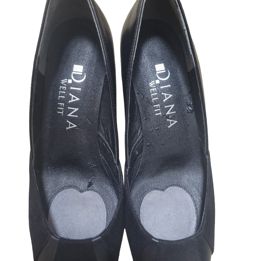 DIANA(ダイアナ)のDIANA  ダイアナ　パンプス　ブラック　スエード　レザー  22.5cm レディースの靴/シューズ(ハイヒール/パンプス)の商品写真