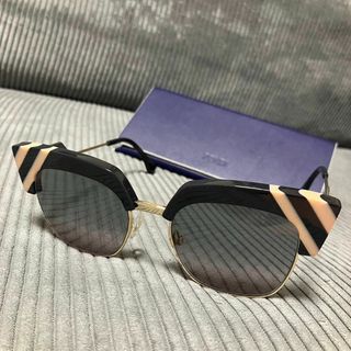 フェンディ(FENDI)の【新品】FENDI フェンディ キャットアイ サングラス 高級 ブラックピンク(サングラス/メガネ)