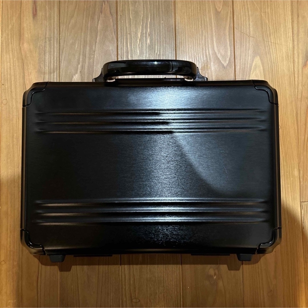 ZERO HALLIBURTON - ZERO HALLIBURTON PURSUIT アタッシュケース 最新