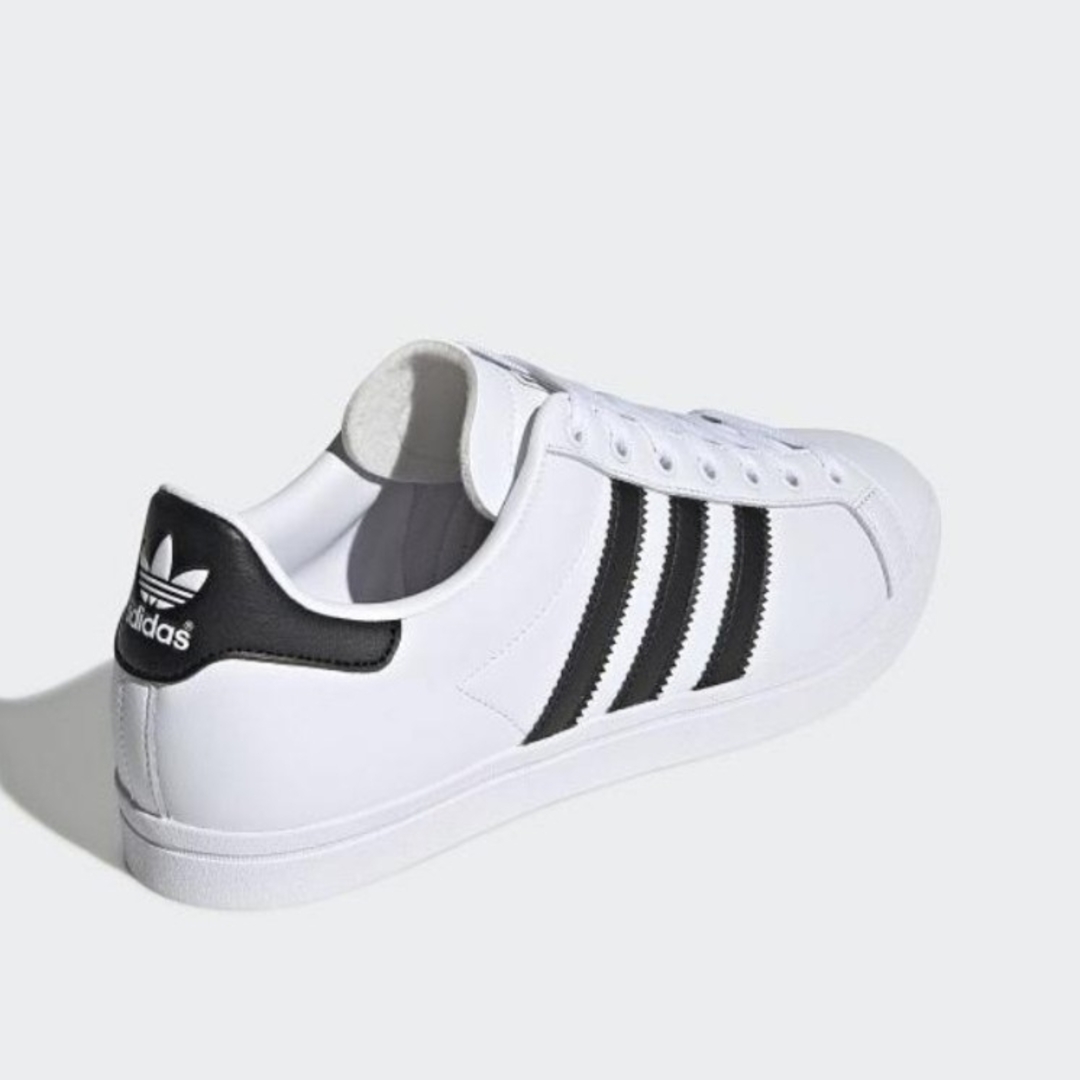 adidas(アディダス)の⭐新品28.0cm⭐アディダス　スニーカー　EE8900　ホワイト/ブラック メンズの靴/シューズ(スニーカー)の商品写真