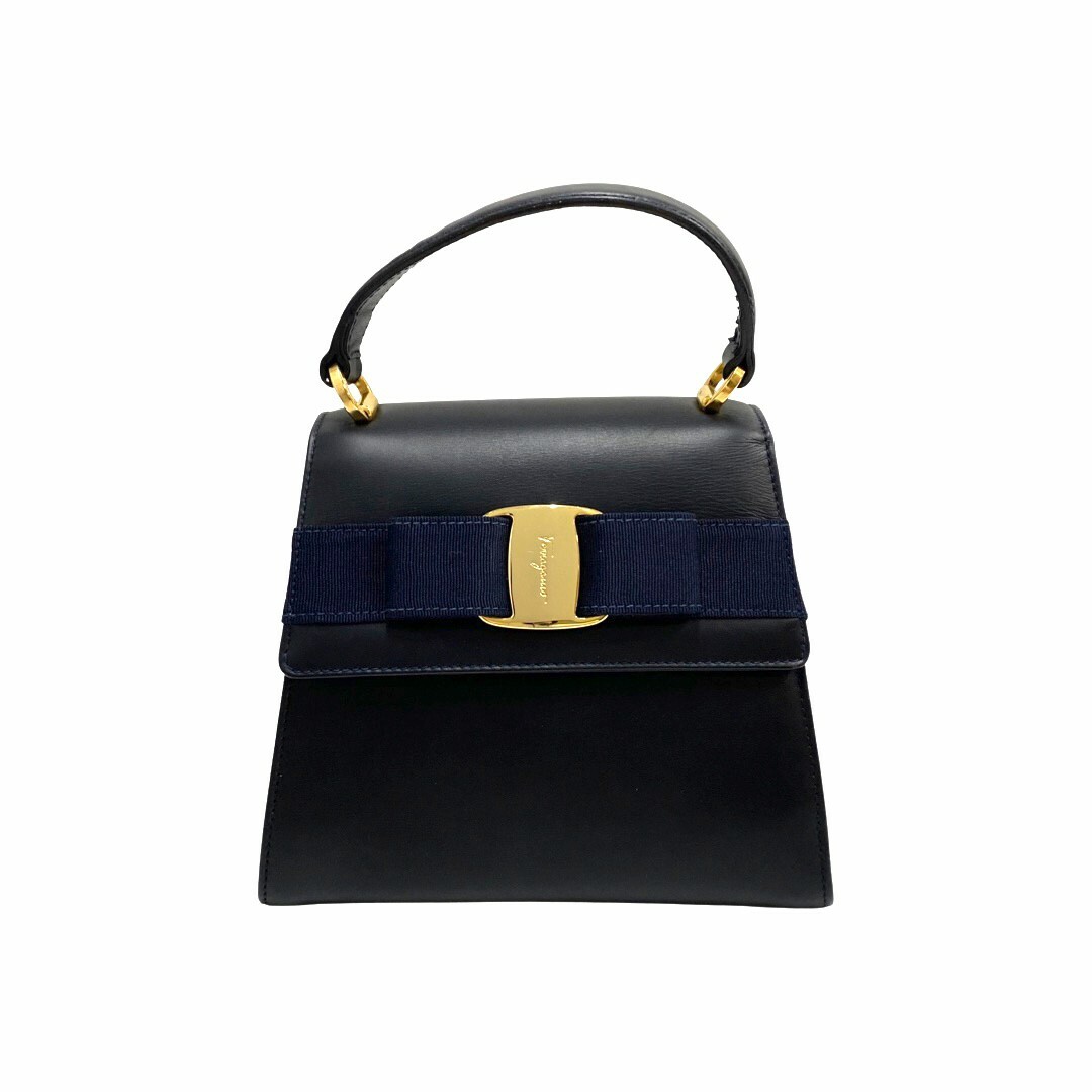 極 美品 Salvatore Ferragamo サルヴァトーレフェラガモ ヴァラリボン