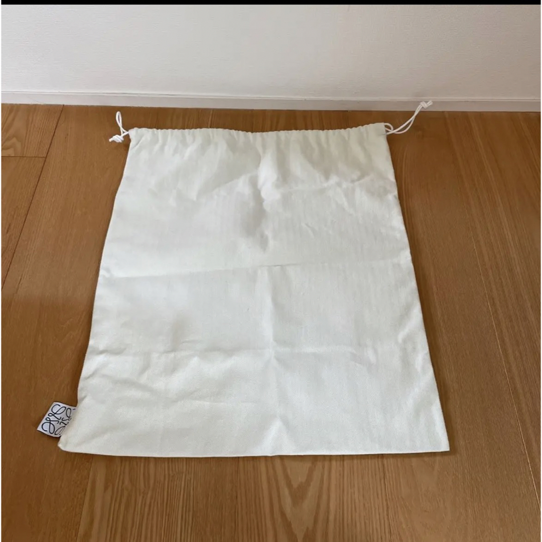 新品 LOEWE ロエベ かごバッグ スモール スタッドフラワー付