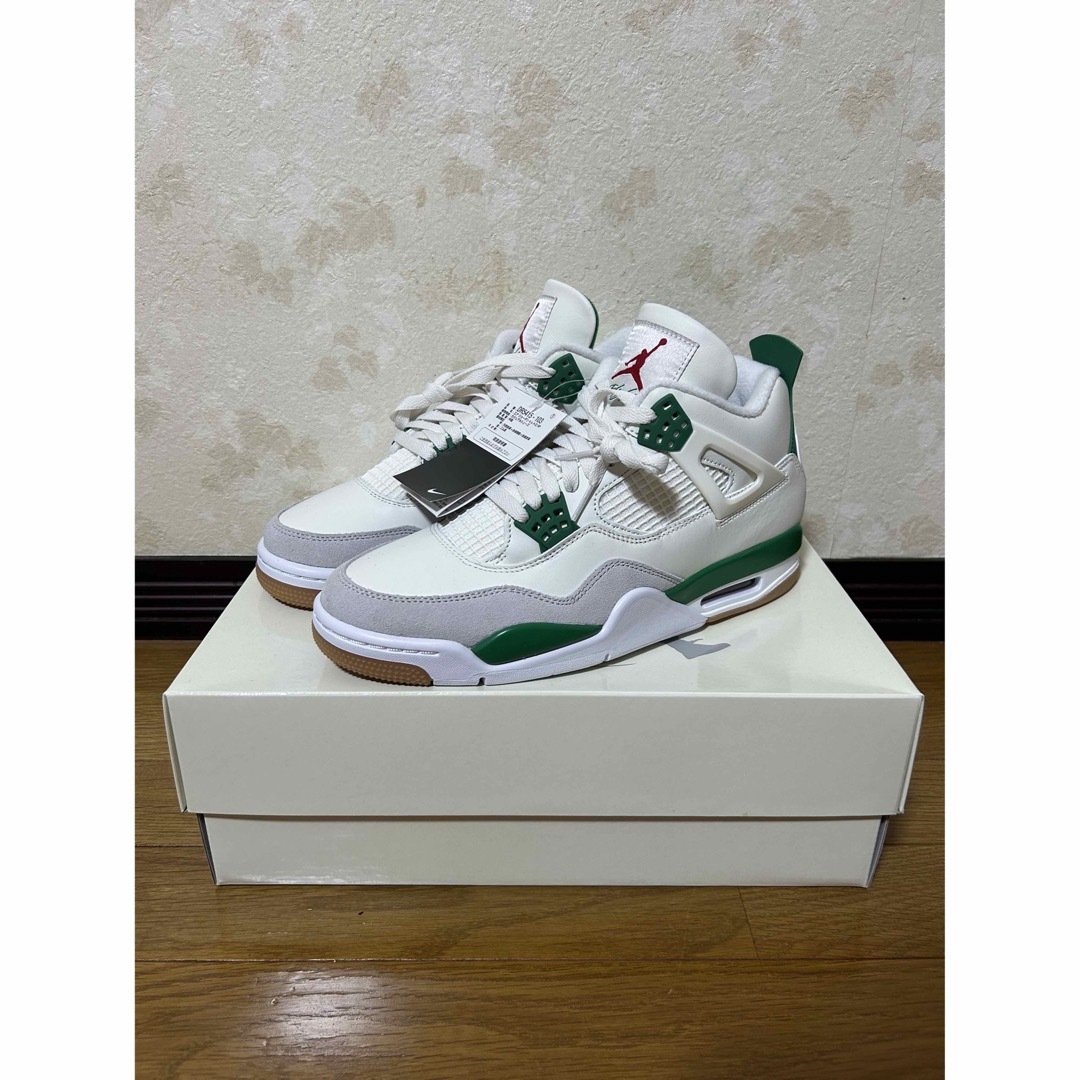 メンズNike SB Air Jordan 4 Pine Green 黒タグ付き