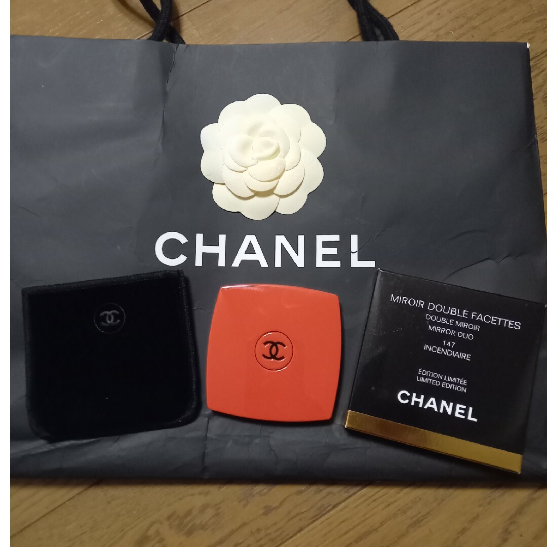 新品 CHANEL 限定 ミラー 　おまけサンプル付きシャネル