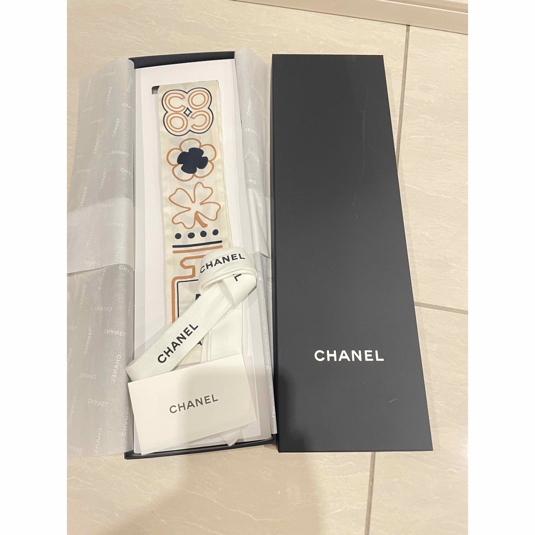 CHANEL ヘアバンド　ツイリー　新品未使用　お箱、ショッパー付き3/1まで