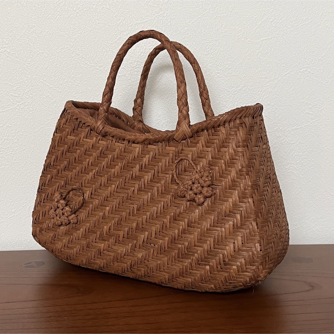 新入荷 長野産 極細3ミリ蔓職人手編み 二本飛び網代編み籠柄 山葡萄籠