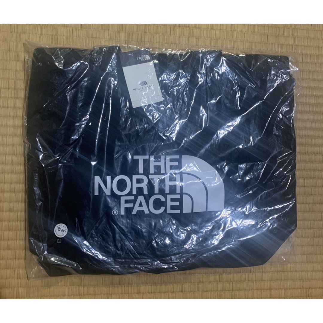 THE NORTH FACE(ザノースフェイス)の韓国ノースフェイスホワイトレーベル大容量ロゴショルダーバッグトートバッグブラック メンズのバッグ(ショルダーバッグ)の商品写真