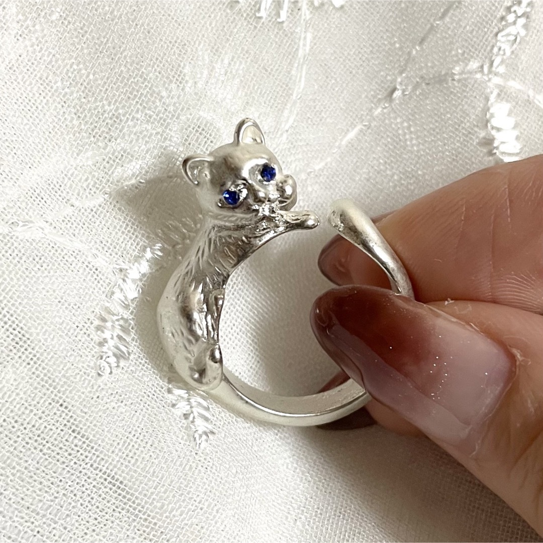 猫シルバーリング 指輪 サファイアブルー ねこモチーフ キャット ラインストーン