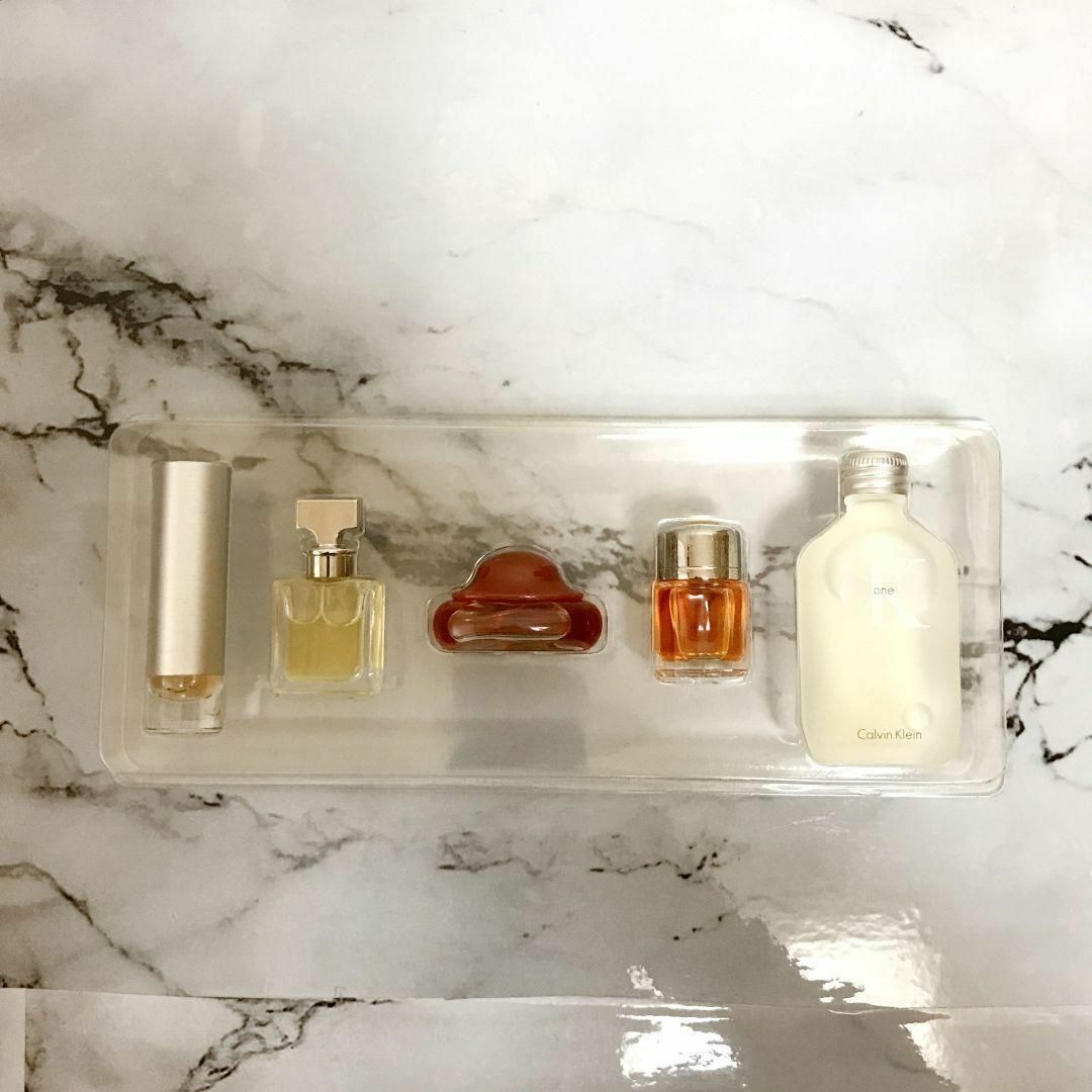 ck Calvin Klein(シーケーカルバンクライン)のミニ香水セット　カルバンクライン　fragrances for women コスメ/美容の香水(ユニセックス)の商品写真