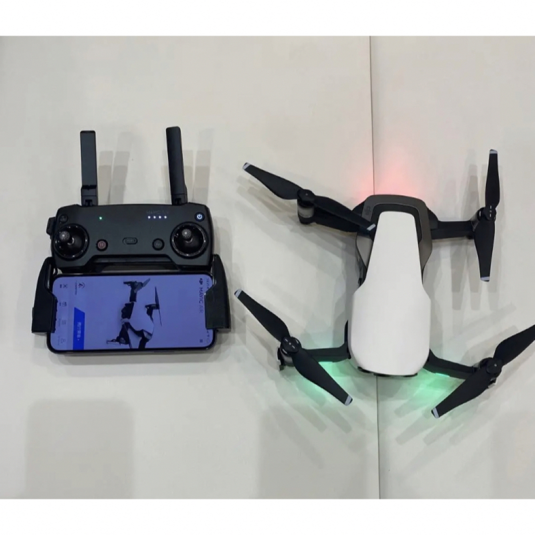 ラスト DJI Mavic Air アークティックホワイト D-159572 エンタメ/ホビーのおもちゃ/ぬいぐるみ(ホビーラジコン)の商品写真