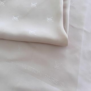 【LOUIS VUITTON ヴィトン 】 レア ✨シルク スカーフ ベージュ