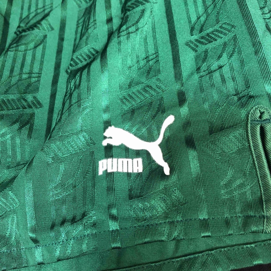 PUMA(プーマ)のpuma プーマ　ハーフパンツ　ユニフォーム　短パン　緑　グリーン　xo xl メンズのパンツ(ショートパンツ)の商品写真