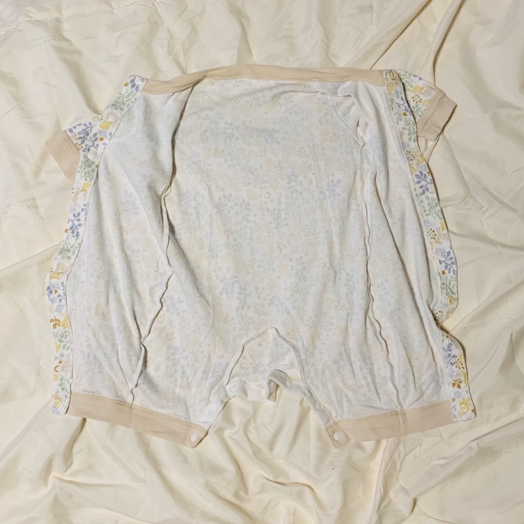 UNIQLO(ユニクロ)のユニクロ Joy of printコラボロンパース キッズ/ベビー/マタニティのベビー服(~85cm)(カバーオール)の商品写真