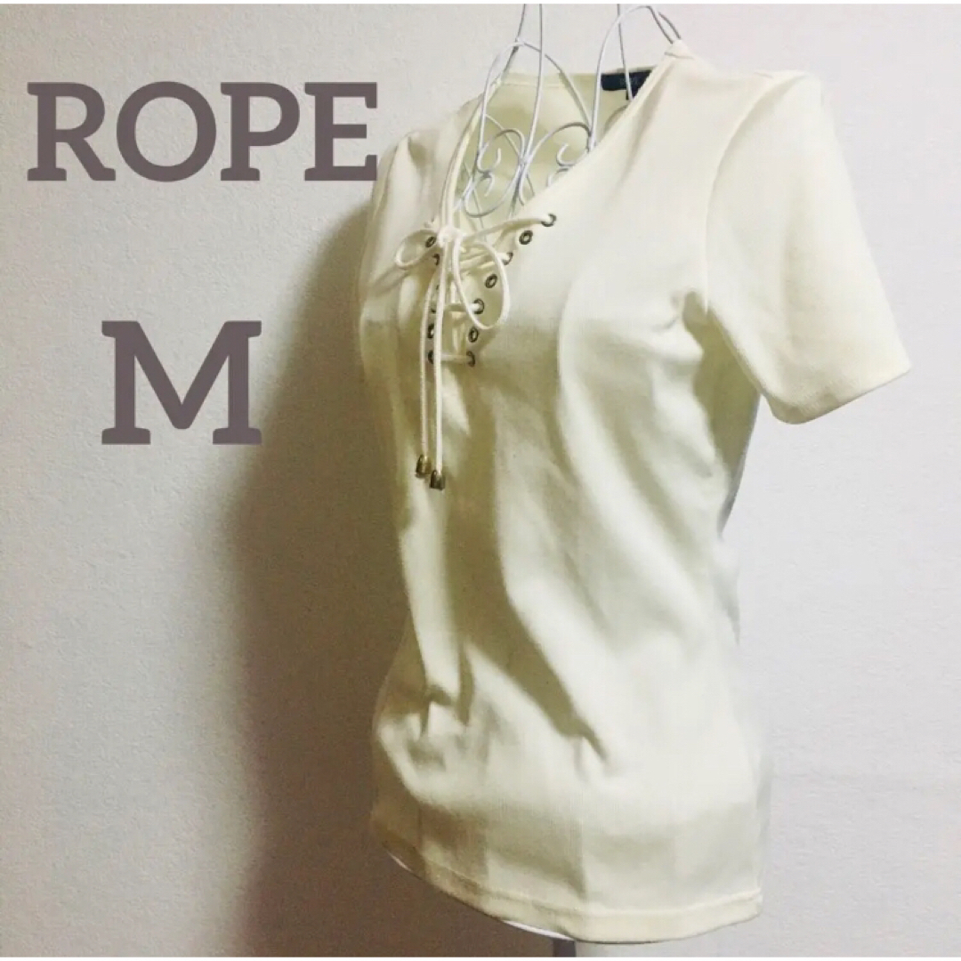 ROPE’(ロペ)のROPE 編み上げVネックカットソー　M レディースのトップス(カットソー(半袖/袖なし))の商品写真
