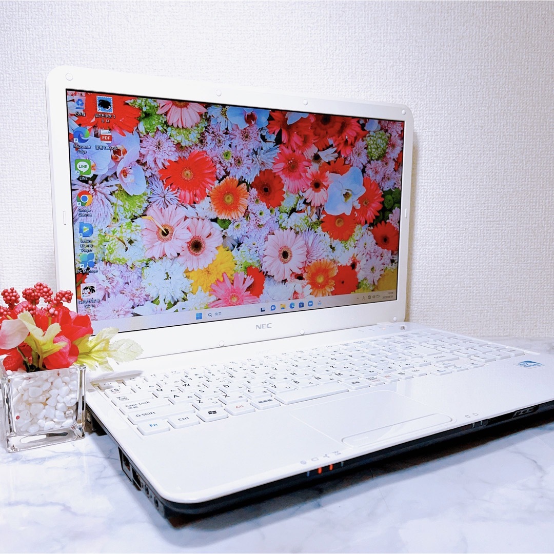 美品】すぐに使えるノートパソコン✨可愛い薄型ホワイト✨Windows11-