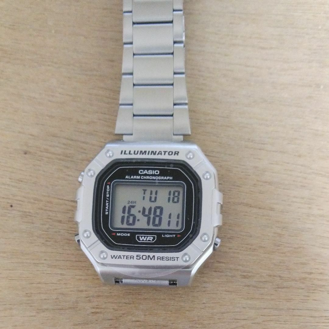 CASIO(カシオ)のCASIO(カシオ）シルバーメタル G-SHOCKデザイン メンズの時計(腕時計(デジタル))の商品写真