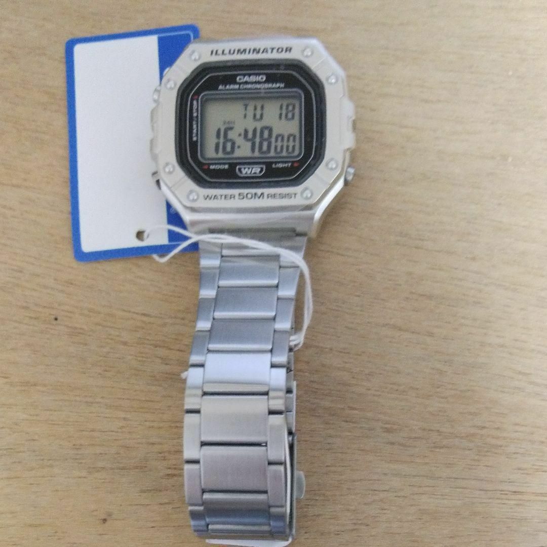 CASIO(カシオ)のCASIO(カシオ）シルバーメタル G-SHOCKデザイン メンズの時計(腕時計(デジタル))の商品写真
