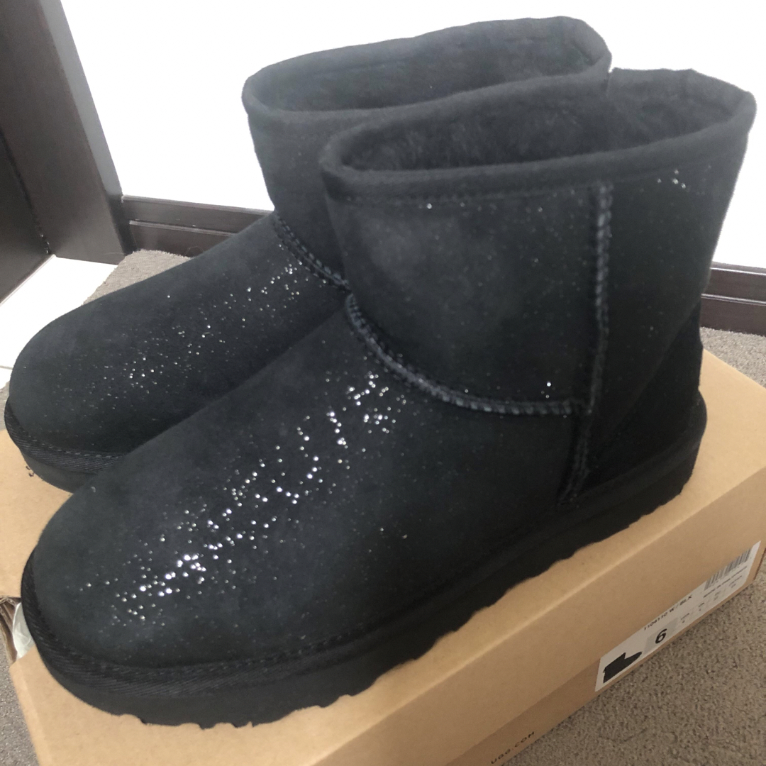 UGG(アグ)の希少完売UGG W CLASSIC MINI MILKY WAYラメ クラシック レディースの靴/シューズ(ブーツ)の商品写真