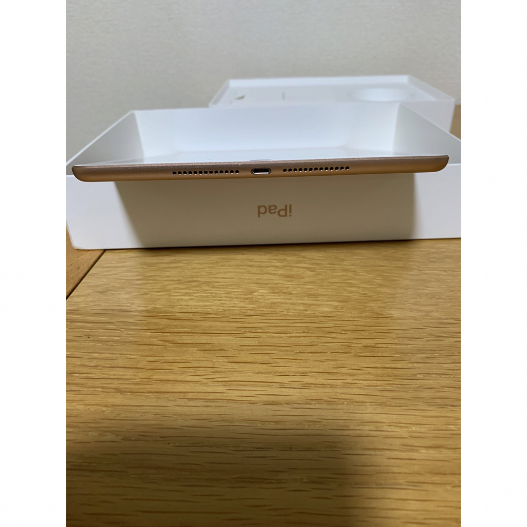 極美品 iPad 9.7インチ 第6世代 128GB  Wi-Fi モデル 4