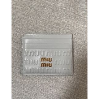 ミュウミュウ(miumiu)のmiumiu ミュウミュウ カードケース ブルー(名刺入れ/定期入れ)