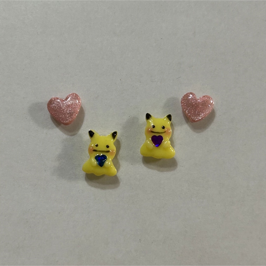 ポケモン　メタモン　ピカチュウ　ネイルパーツ コスメ/美容のネイル(デコパーツ)の商品写真