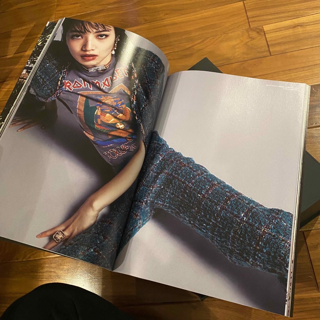 CHANEL(シャネル)の【新品】commons &sense CHANEL 特集号　新品 エンタメ/ホビーの雑誌(ファッション)の商品写真