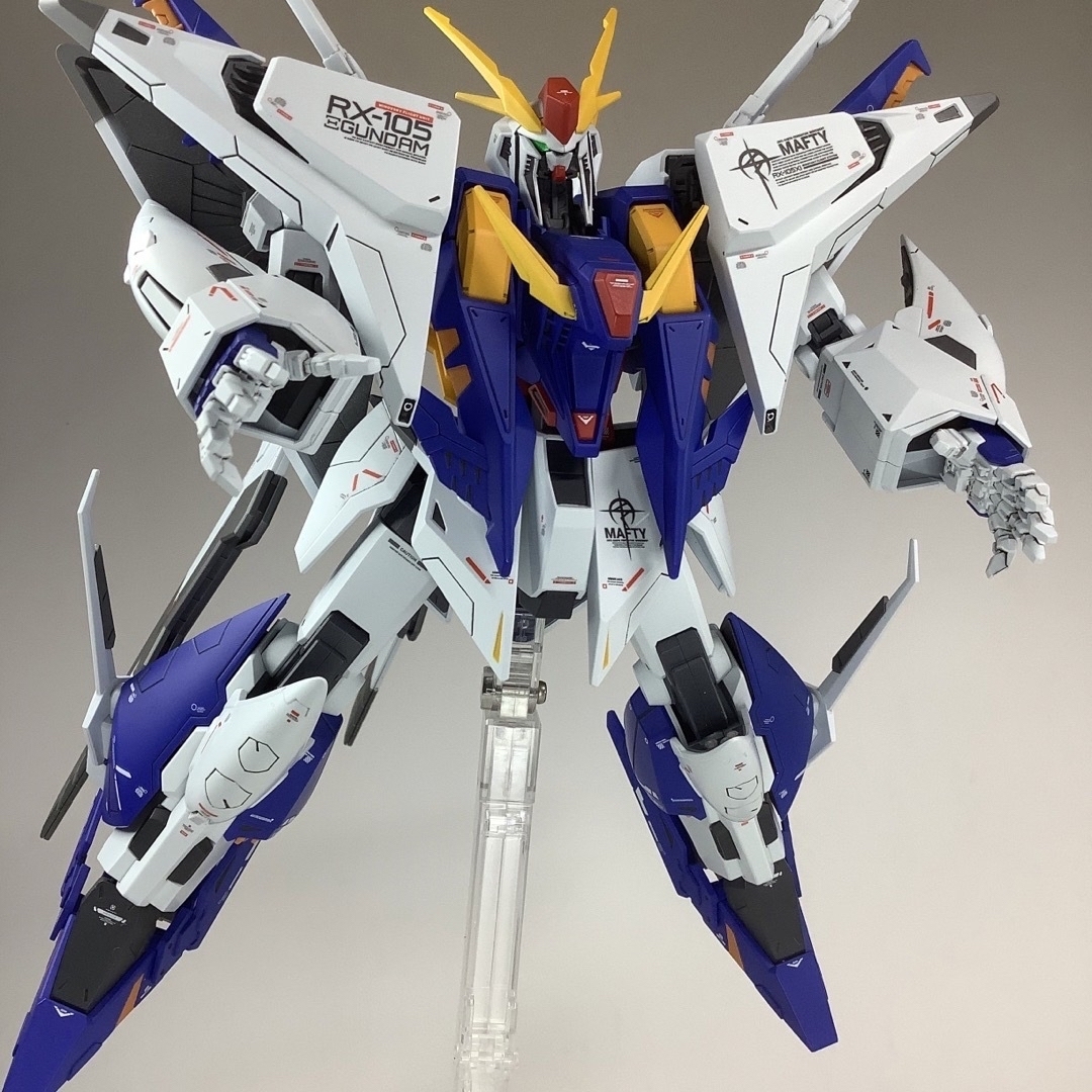 ガンプラ完成品　HGUC RX-105クスィガンダム　プラモデル完成品