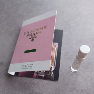 プラダ(PRADA)のPRADA プラダ ミニチュア香水 サンプル『LA FEMME L'EAU』(香水(女性用))