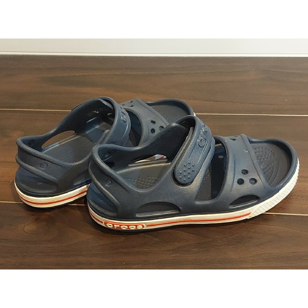 crocs(クロックス)のcrocs　バヤバンドサンダルキッズ　かかとつきサンダル　サイズ13 キッズ/ベビー/マタニティのベビー靴/シューズ(~14cm)(サンダル)の商品写真